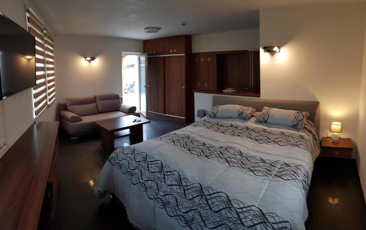 Apartmany Meandry Mimon Exterior photo
